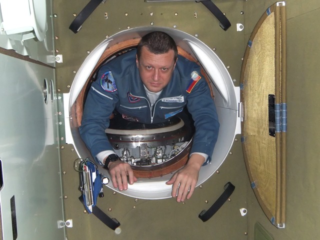 Roscosmos cosmonaut Dmitry Kondratiev enters SoyuzTMA-20's Orbital Module (BO)